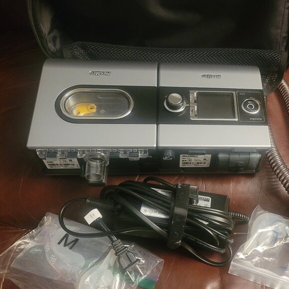 RESMED S9 W/ H5I HUMIDIFIER CPAP W/ CASE (8482 MACHINE RUN HOURS) W/ ACCESSORIES - Picture 14 of 15